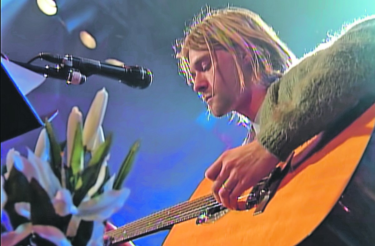 Kurt Cobain met zijn gitaar