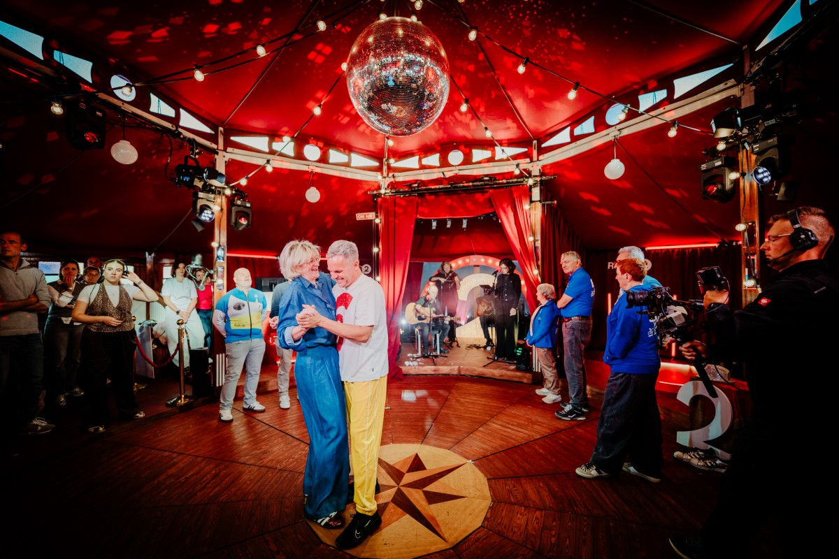 Peter Van de Veire danst op de Dansathon
